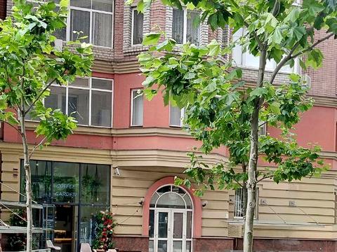 коммерческая по адресу Исполкомовская ул., 7
