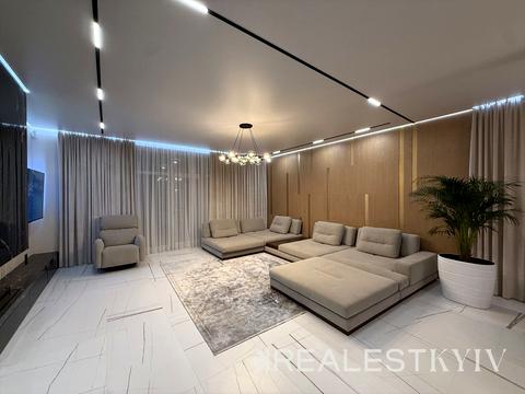 будинок за адресою Квітнева вул.