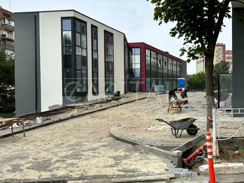 комерційна за адресою Фрометівська вул., 2