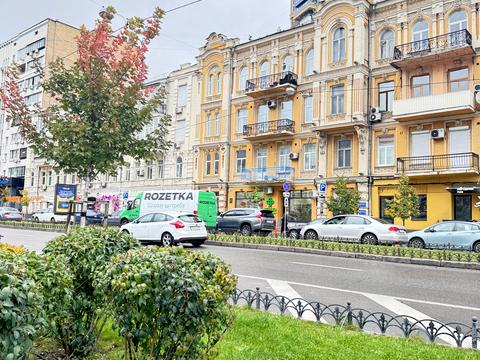 комерційна за адресою Басейна вул., 15