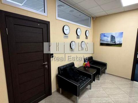 коммерческая по адресу Михаила Грушевского ул., 9б