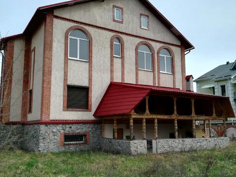 будинок за адресою Незалежності