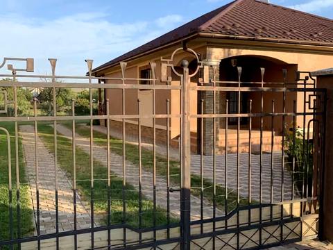 будинок за адресою с. Концово, Миру