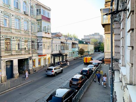 комерційна за адресою Межигірська вул., 20