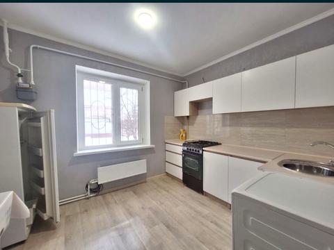 квартира по адресу Владимира Момота ул., 48