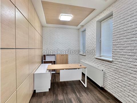 комерційна за адресою Зоопаркова вул., 1