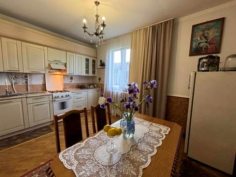 дом по адресу Борислав, Центральна