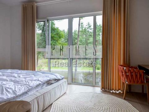 будинок за адресою Набережна вул.