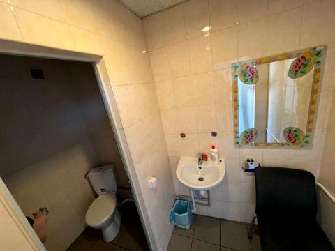 комерційна за адресою Ямська вул., 72