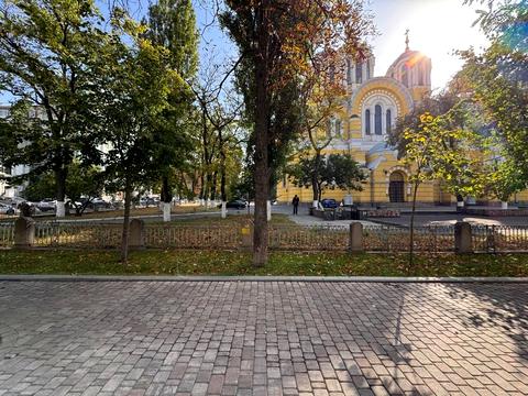 коммерческая по адресу Ивана Франко ул., 42