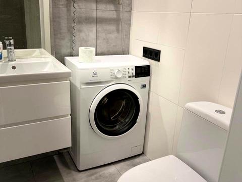 комерційна за адресою Васильківська вул., 100-А