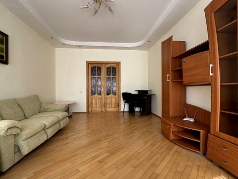 квартира за адресою Саперно-Слобідська вул., 8