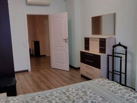 квартира за адресою Дніпровська набережна вул., 1