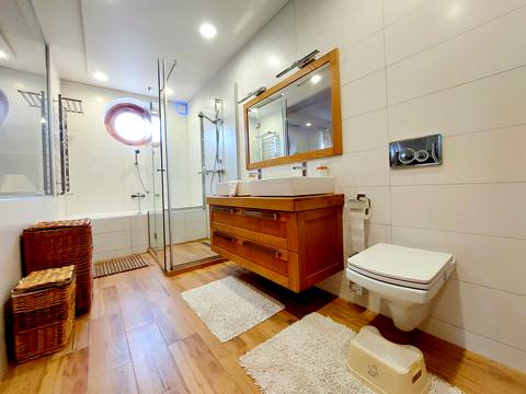 квартира за адресою Леоніда Глібова вул., 12