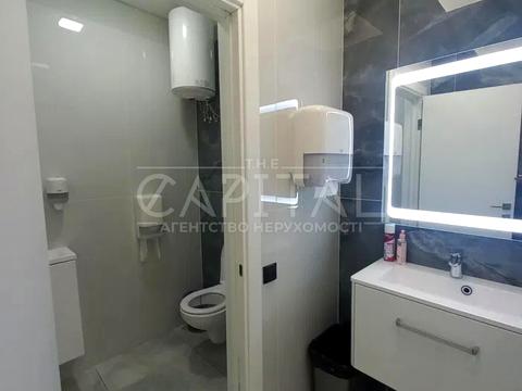 комерційна за адресою Жилянська вул., 118