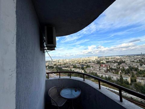 комерційна за адресою Соборності просп. (Возз'єднання), 30