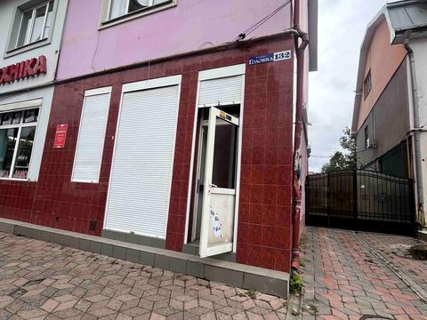 комерційна за адресою Головна вул., 132