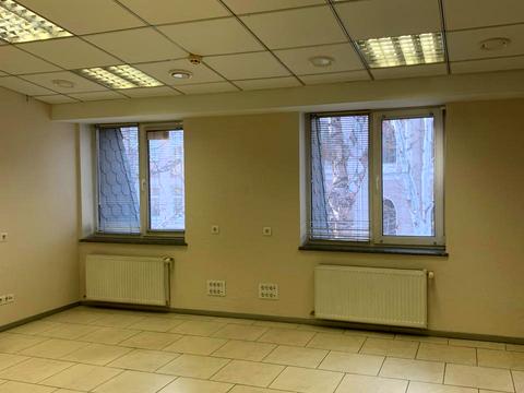 комерційна за адресою Єврейська вул., 23