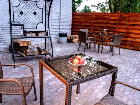 комерційна за адресою Польова вул., 21