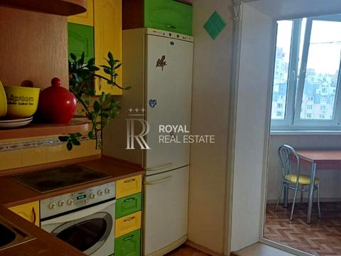 квартира за адресою Анни Ахматової вул., 6