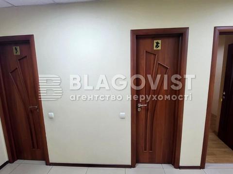 комерційна за адресою Жилянська вул., 101