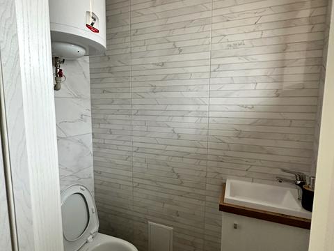 будинок за адресою Юності