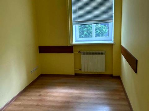 комерційна за адресою Саксаганського вул., 106Б