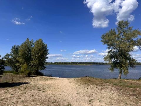 коммерческая по адресу Придніпровська, 1