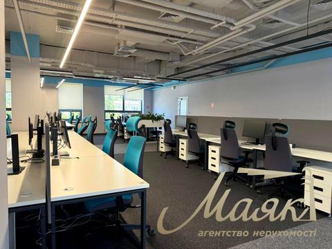 комерційна за адресою Сім'ї Прахових вул. (Гайдара), 58