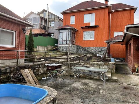 будинок за адресою Пров.Героїв Крут