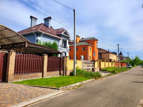 будинок за адресою Квітнева вул.