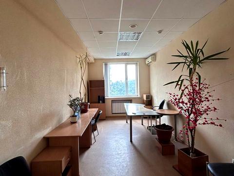 коммерческая по адресу Николая Михновского бульв. (Дружбы Народов), 38