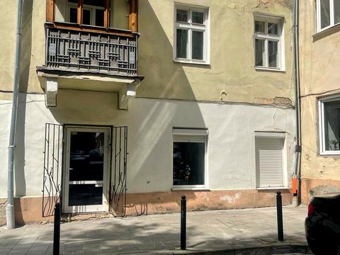 коммерческая по адресу Подмурная ул., 24
