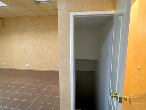 комерційна за адресою Торгова вул., 40