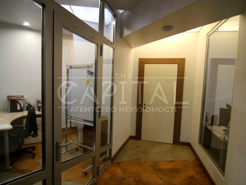 комерційна за адресою Вокзальна вул., 18