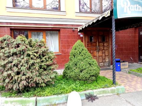комерційна за адресою Добровольців вул. (Маршала Говорова), 10в