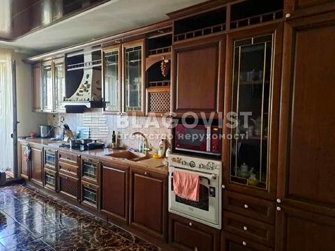 квартира за адресою Анни Ахматової вул., 13