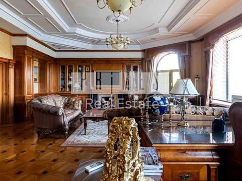 будинок за адресою смт. Козин, Столичне шосе