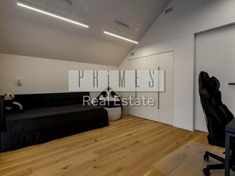 будинок за адресою Вишнева вул.