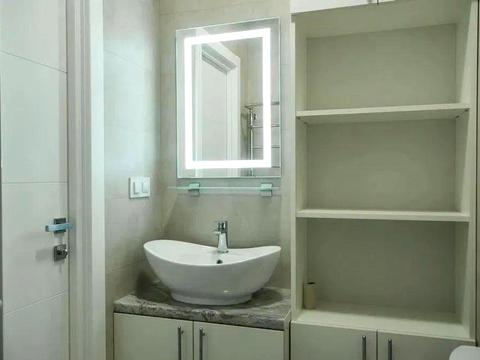 квартира за адресою Салютна вул., 2