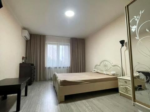 квартира за адресою Ревуцького вул., 54