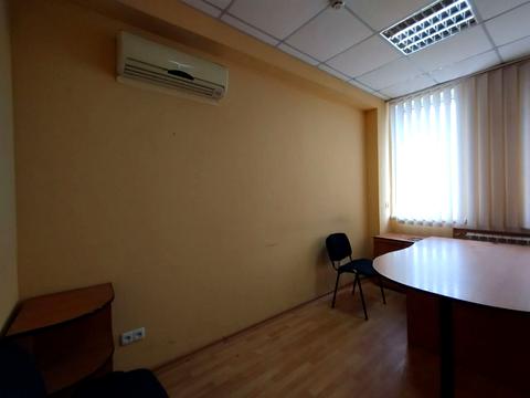 комерційна за адресою Конституційна вул., 15