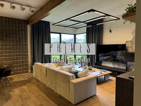 будинок за адресою Лютнева вул.