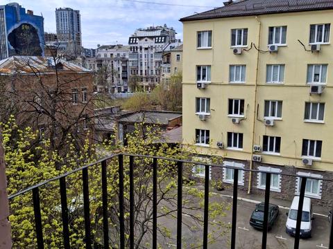 квартира за адресою Шота Руставелі вул., 26