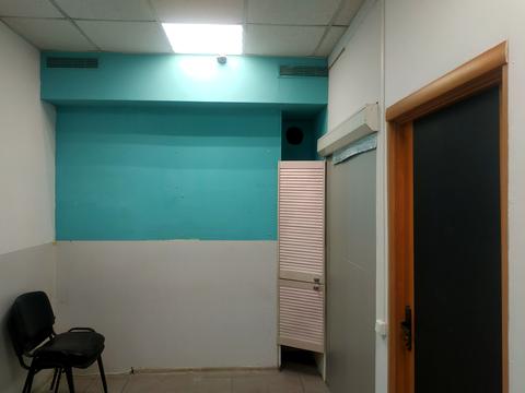 комерційна за адресою Левка Лук'яненка вул. (Маршала Тимошенка), 13-А