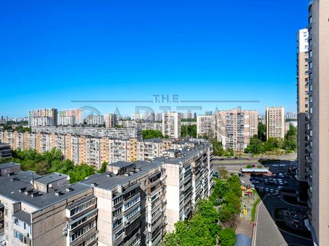 комерційна за адресою Микільсько-Слобідська вул., 2