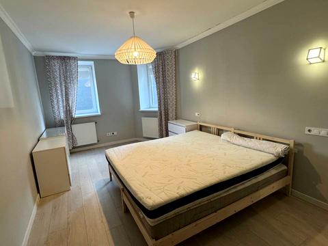 квартира за адресою Хотинська вул., 12