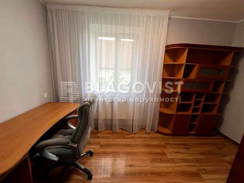 будинок за адресою Квітнева вул.