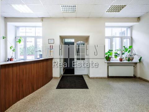 комерційна за адресою Стадіонна вул., 5