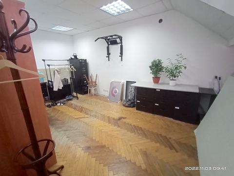 коммерческая по адресу Довженко ул., 4